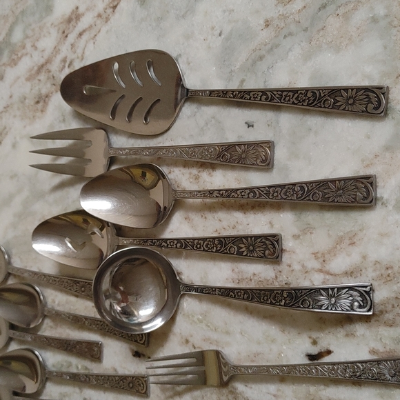 38 pc Japan Stainless Steal Supreme Cutlery Leaf Velvet Pattern - Picture 8 of 17